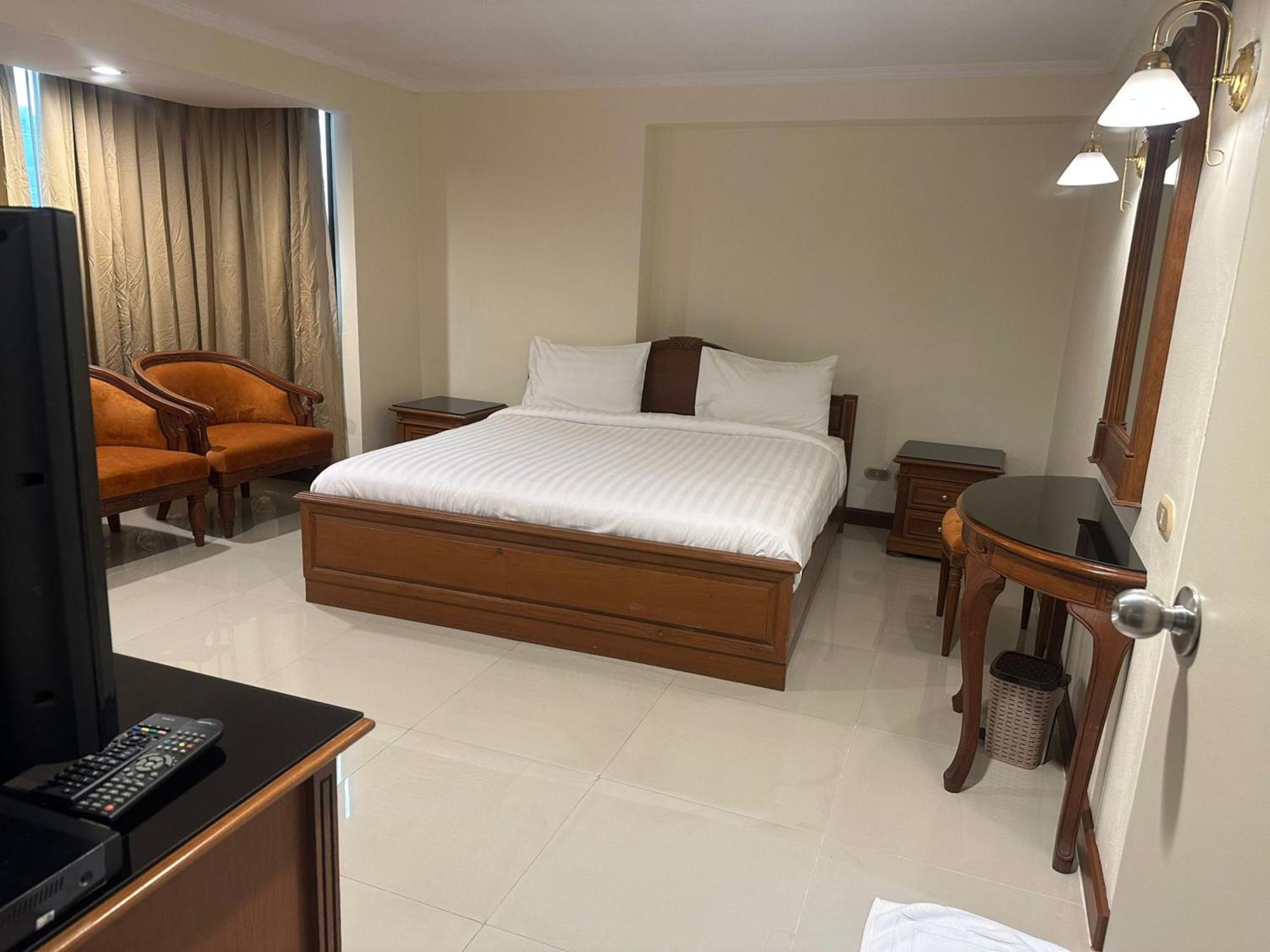 Affordable Serviced Apartments In Nana Omni Tower - Prime Sukhumvit Location Bangkok Exterior foto