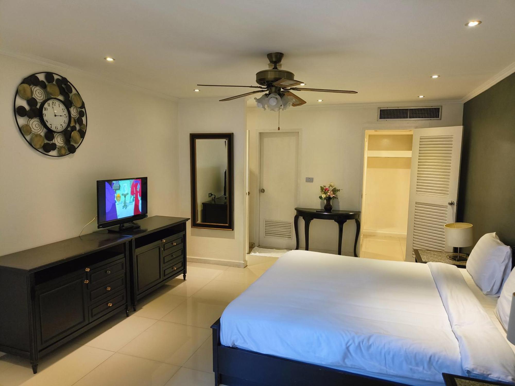 Affordable Serviced Apartments In Nana Omni Tower - Prime Sukhumvit Location Bangkok Exterior foto