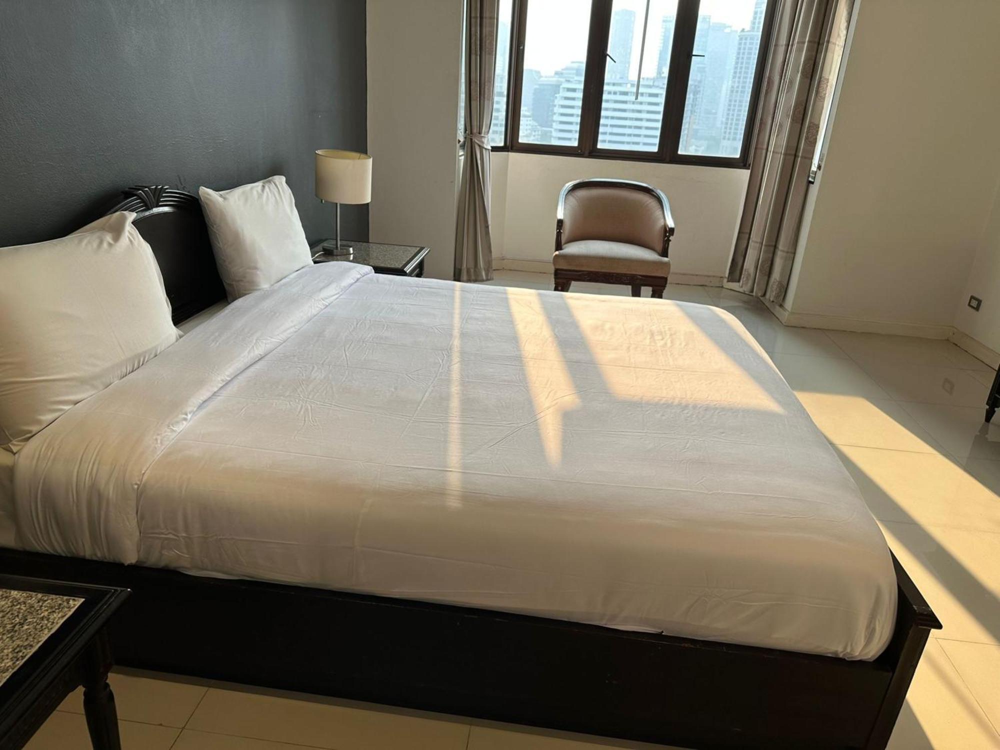 Affordable Serviced Apartments In Nana Omni Tower - Prime Sukhumvit Location Bangkok Exterior foto