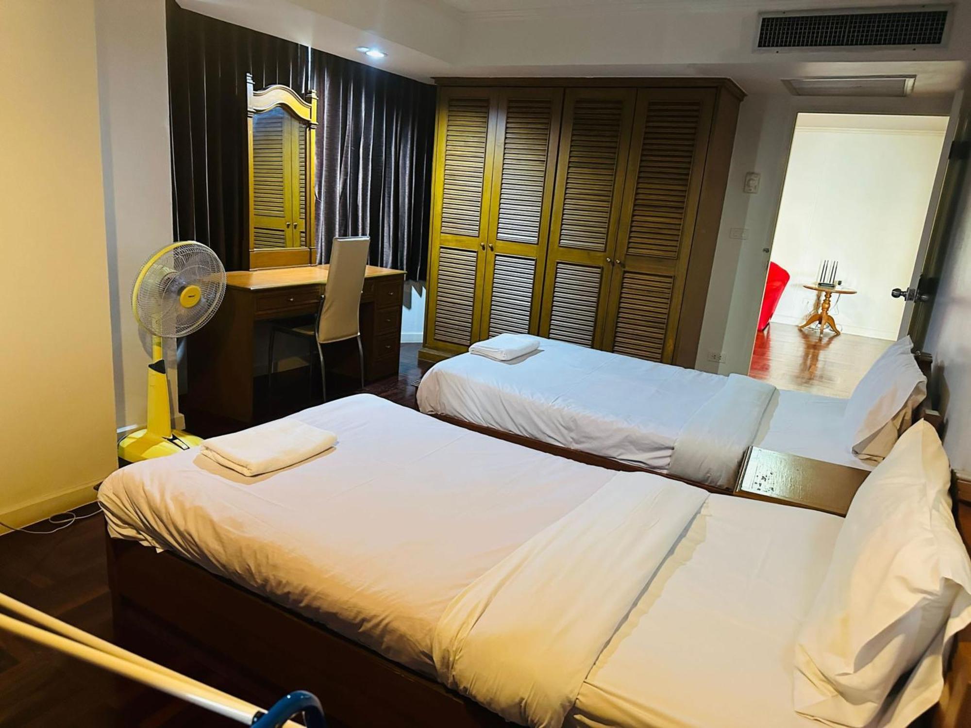 Affordable Serviced Apartments In Nana Omni Tower - Prime Sukhumvit Location Bangkok Exterior foto