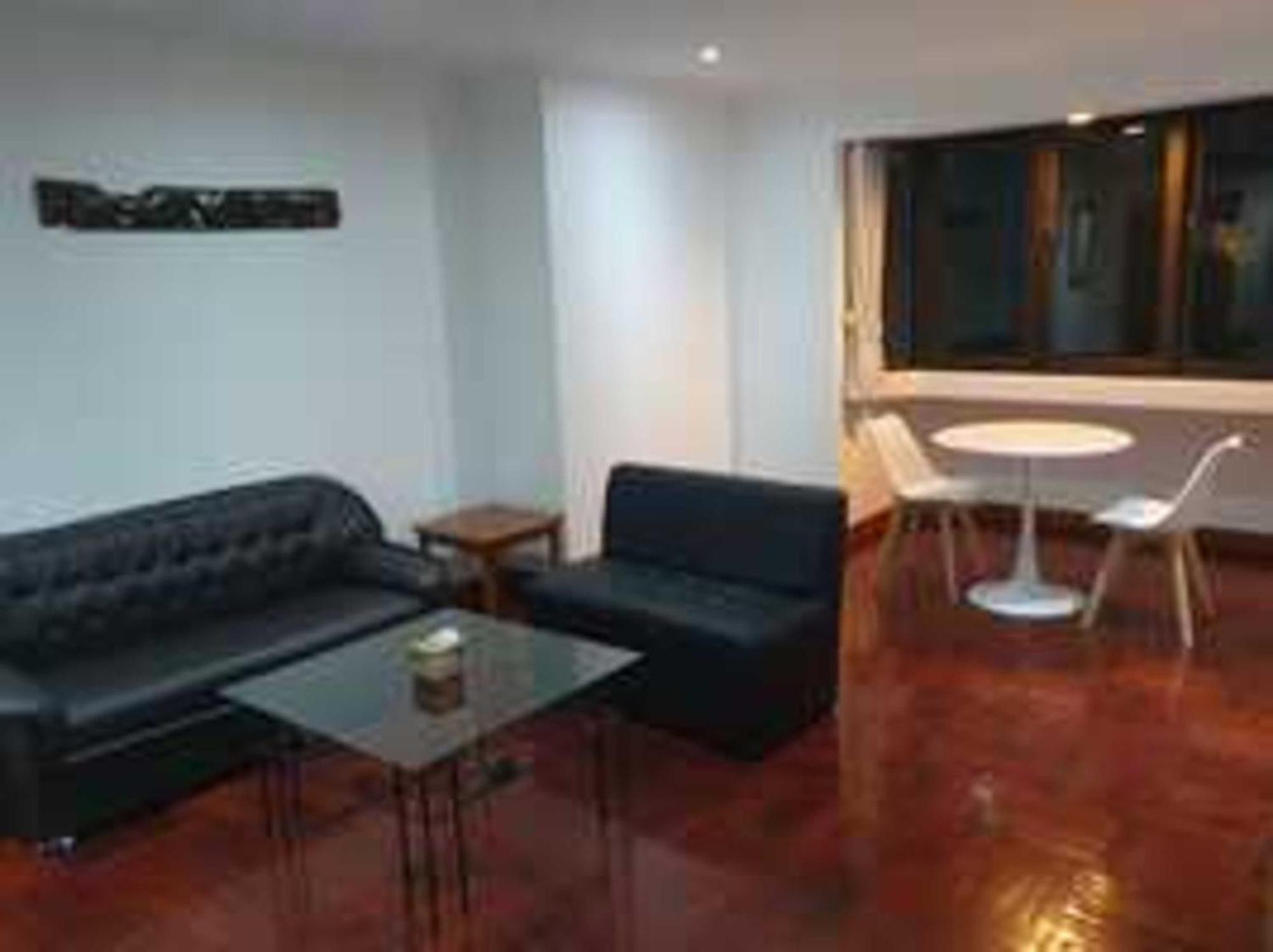 Affordable Serviced Apartments In Nana Omni Tower - Prime Sukhumvit Location Bangkok Exterior foto