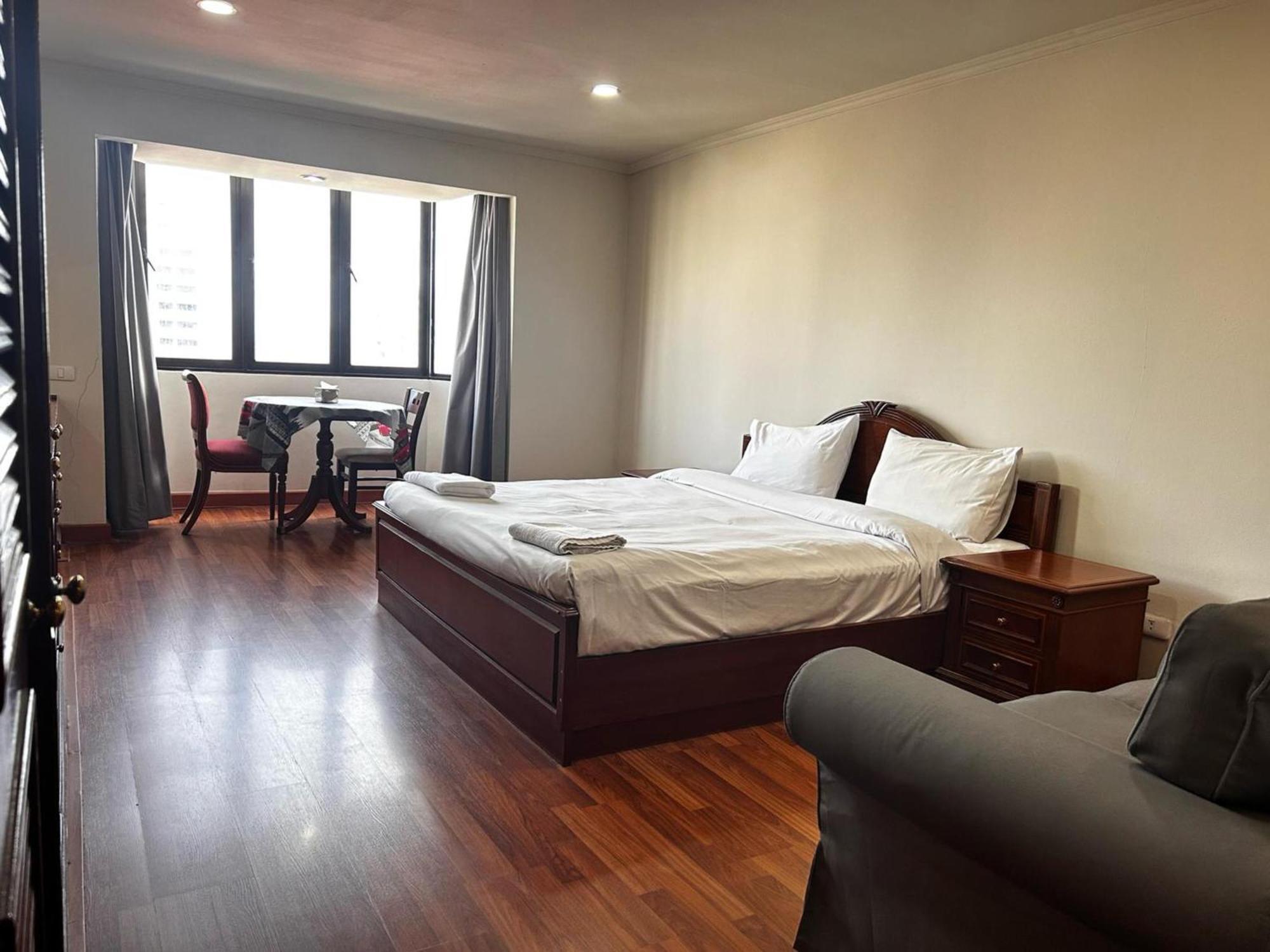 Affordable Serviced Apartments In Nana Omni Tower - Prime Sukhumvit Location Bangkok Exterior foto